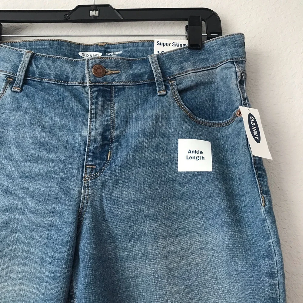New! Old Navy Ankle Length Cropped Medium Wash Skinny Jeans 12